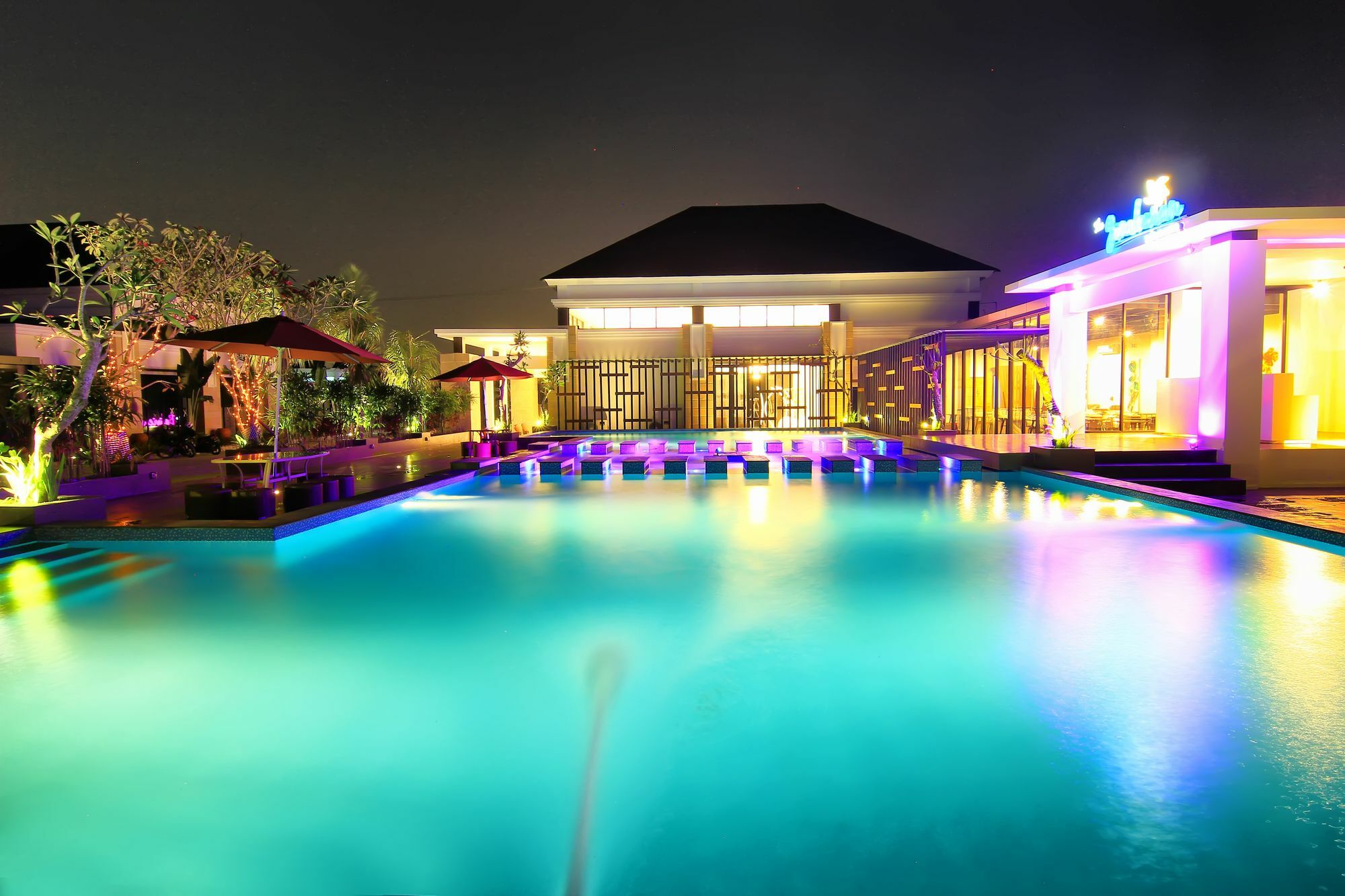 The Baliview Luxury Villas & Resto Pakanbaru Exteriör bild